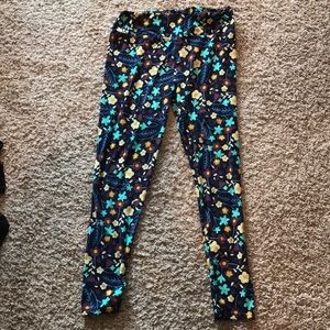 LulaRoe Tall & Curvy Leggings